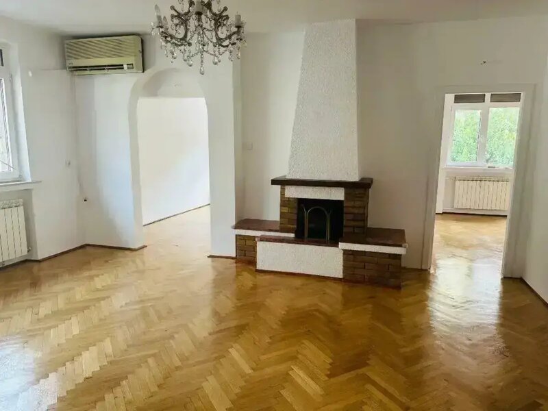 Stefan cel Mare, apartament 4 camere.